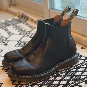 Dr Martens 2976 Chelsea Boot - Womens